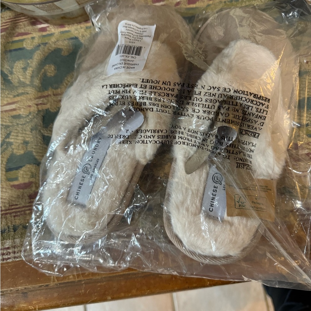 Chinese laundry slippers - Picture 3 of 5